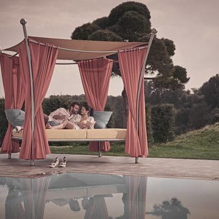 Outdoor Daybed Tora bietet Platz für Paare