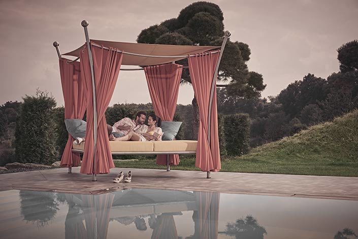 Outdoor Daybed Tora bietet Platz für Paare